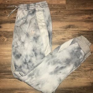 Adidas joggers Size: Medium